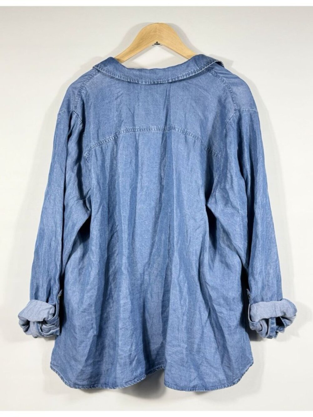 NEW Michael Kors Women's 2X Long Sleeve Denim Shirt • Reg Price $110 - Picture 2 of 3